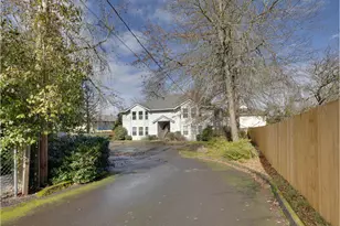 8913 SE Rhone St, Portland, OR 97266 - Photo 2