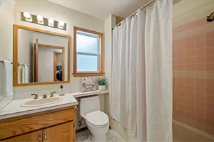2990 Gilham Rd, Eugene, OR 97408 - Photo 24