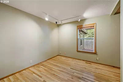 2990 Gilham Rd, Eugene, OR 97408 - Photo 22