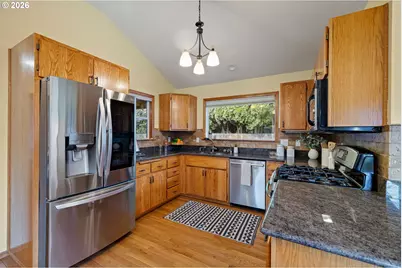 2990 Gilham Rd, Eugene, OR 97408 - Photo 12