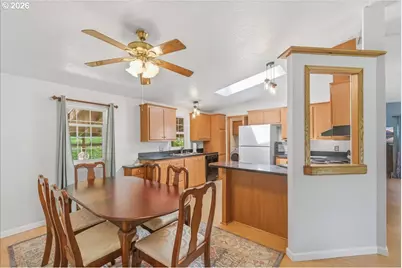 475 E 9th St, Rainier, OR 97048 - Photo 8