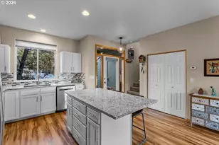 1045 Golden Pheasant Dr, Redmond, OR 97756 - Photo 6