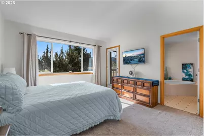 1045 Golden Pheasant Dr, Redmond, OR 97756 - Photo 14