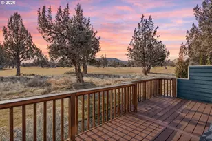 1045 Golden Pheasant Dr, Redmond, OR 97756 - Photo 2