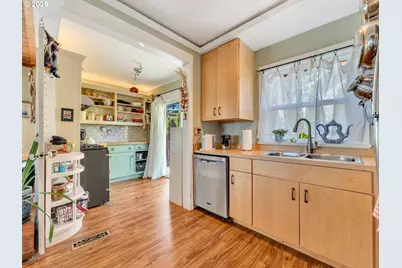 683 Florence Ave, Astoria, OR 97103 - Photo 18