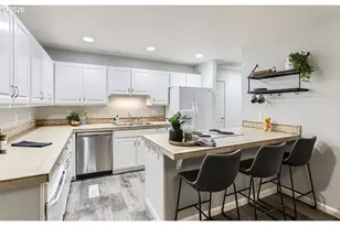 11369 SW Sycamore Pl, Portland, OR 97223 - Photo 8