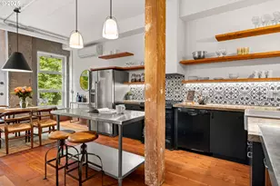 725 NW Flanders St, Portland, OR 97209 - Photo 10