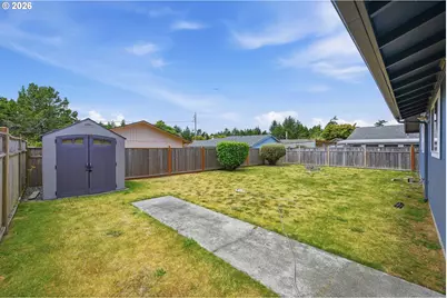 1110 Fenwick St, Coos Bay, OR 97420 - Photo 24
