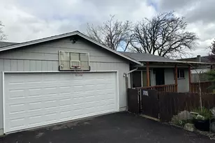 1435 5th St, Springfield, OR 97477 - Photo 2