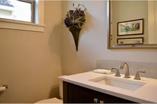 7525 NW Quinault St, Camas, WA 98607 - Photo 6