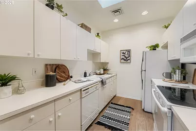618 NW 12th Ave #404, Portland, OR 97209 - Photo 8