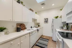 618 NW 12th Ave, Portland, OR 97209 - Photo 8