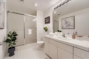 618 NW 12th Ave, Portland, OR 97209 - Photo 12