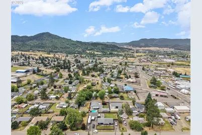 164 Hawthorne St, Sutherlin, OR 97479 - Photo 38