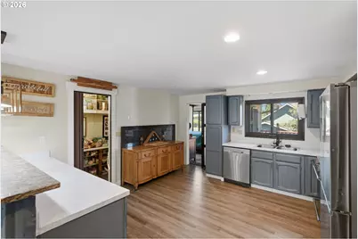 2220 Maine Ct, North Bend, OR 97459 - Photo 12
