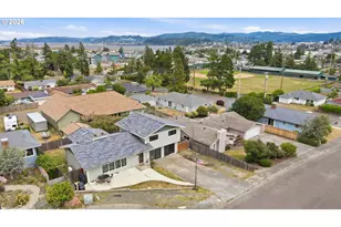 2220 Maine Ct, North Bend, OR 97459 - Photo 2