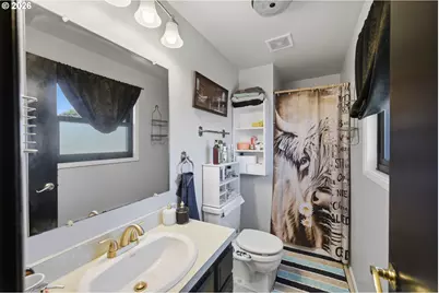 2220 Maine Ct, North Bend, OR 97459 - Photo 30