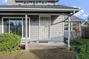 1132 T St, Springfield, OR 97477 - Photo 4