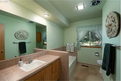 3375 Eagle Crest Rd NW, Salem, OR 97304 - Photo 22