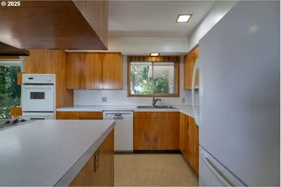 3375 Eagle Crest Rd NW, Salem, OR 97304 - Photo 14