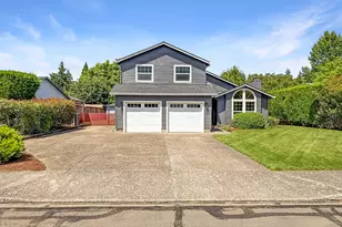1040 SW Tall Oaks Dr, McMinnville, OR 97128 - Photo 2