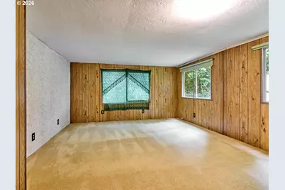 22069 Erica Dr, Aurora, OR 97002 - Photo 8