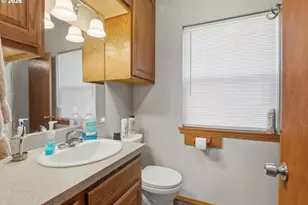 715 S McLoughlin Blvd, Oregon City, OR 97045 - Photo 10