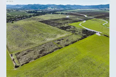 687 Hubbard Creek Rd, Umpqua, OR 97486 - Photo 14