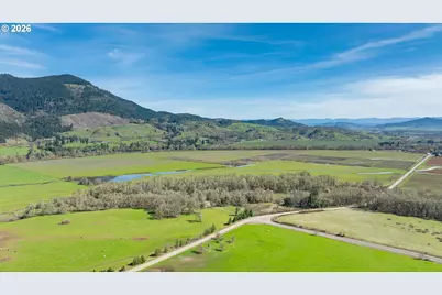 687 Hubbard Creek Rd, Umpqua, OR 97486 - Photo 18