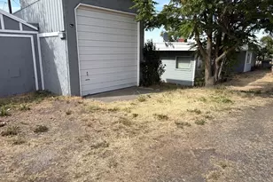 40 NE Mt Hebron Dr, Pendleton, OR 97801 - Photo 2