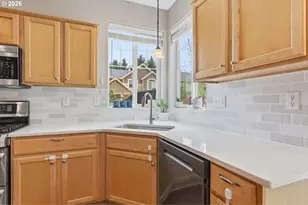 2528 N Roger Smith Dr, Newberg, OR 97132 - Photo 10