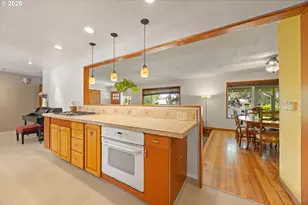12955 SW Evergreen St, Beaverton, OR 97005 - Photo 10