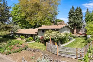 12955 SW Evergreen St, Beaverton, OR 97005 - Photo 42
