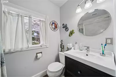 4902 NE 78th Ave, Portland, OR 97218 - Photo 26