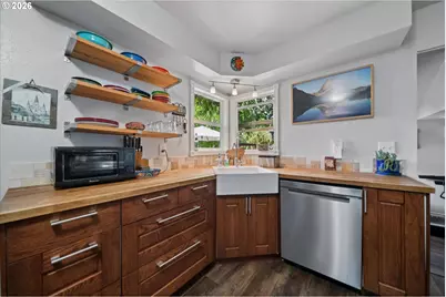 4902 NE 78th Ave, Portland, OR 97218 - Photo 12