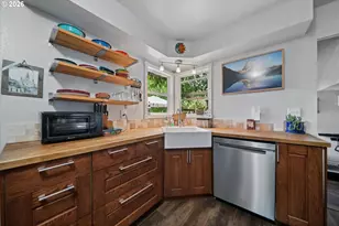 4902 NE 78th Ave, Portland, OR 97218 - Photo 12