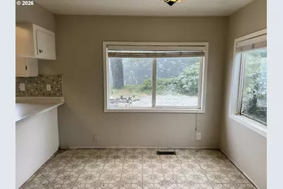 24450 NW Pumpkin Ridge Rd, North Plains, OR 97133 - Photo 12