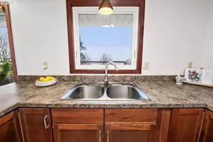 410 Pleasant Ave, Astoria, OR 97103 - Photo 16