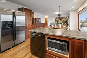 410 Pleasant Ave, Astoria, OR 97103 - Photo 12