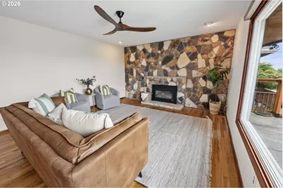 410 Pleasant Ave, Astoria, OR 97103 - Photo 6