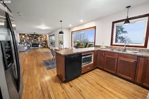 410 Pleasant Ave, Astoria, OR 97103 - Photo 18
