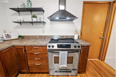 410 Pleasant Ave, Astoria, OR 97103 - Photo 10