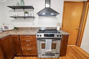 410 Pleasant Ave, Astoria, OR 97103 - Photo 10