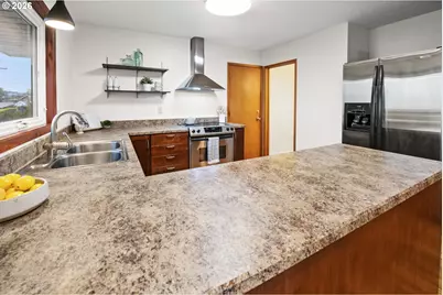 410 Pleasant Ave, Astoria, OR 97103 - Photo 14