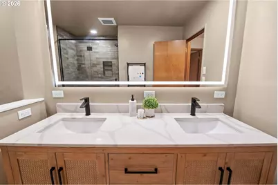 410 Pleasant Ave, Astoria, OR 97103 - Photo 22