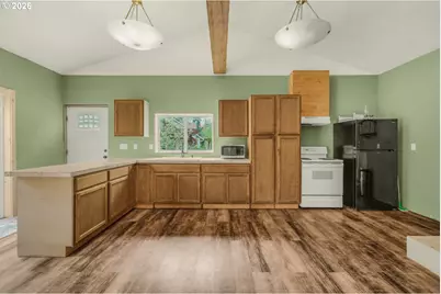824 W Central Ave, Gates, OR 97346 - Photo 32