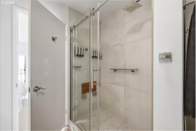 620 N Tomahawk Island Dr, Portland, OR 97217 - Photo 28