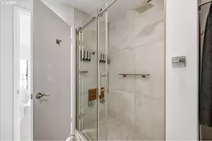 620 N Tomahawk Island Dr, Portland, OR 97217 - Photo 28