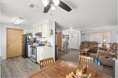 315 Columbia Loop Rd, Roseburg, OR 97471 - Photo 8