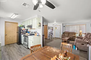 315 Columbia Loop Rd, Roseburg, OR 97471 - Photo 8